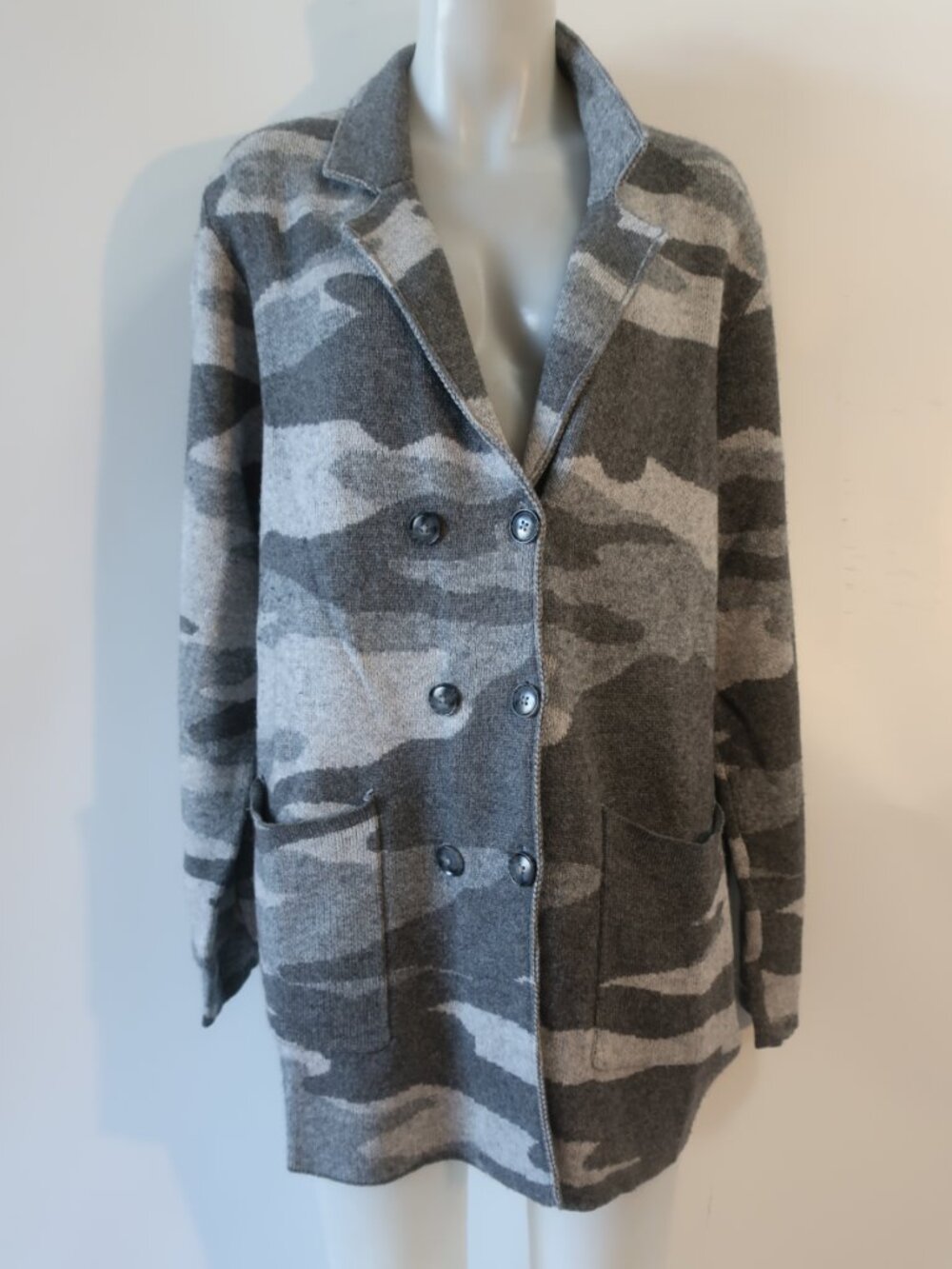 Womens Splendid Grey Charcoal (Item- 36) Camo Wool Cashmere Blend Cardigan L - Picture 6 of 11